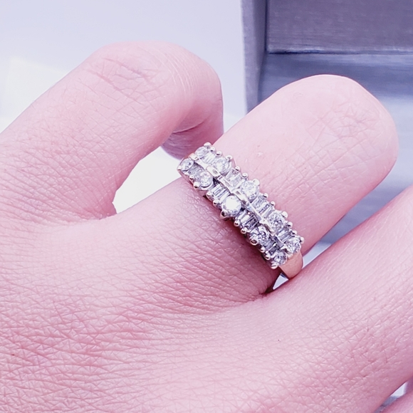 10k Solid Yellow Gold Genuine Round & Baguette Diamond Band Ring - Picture 5 of 8